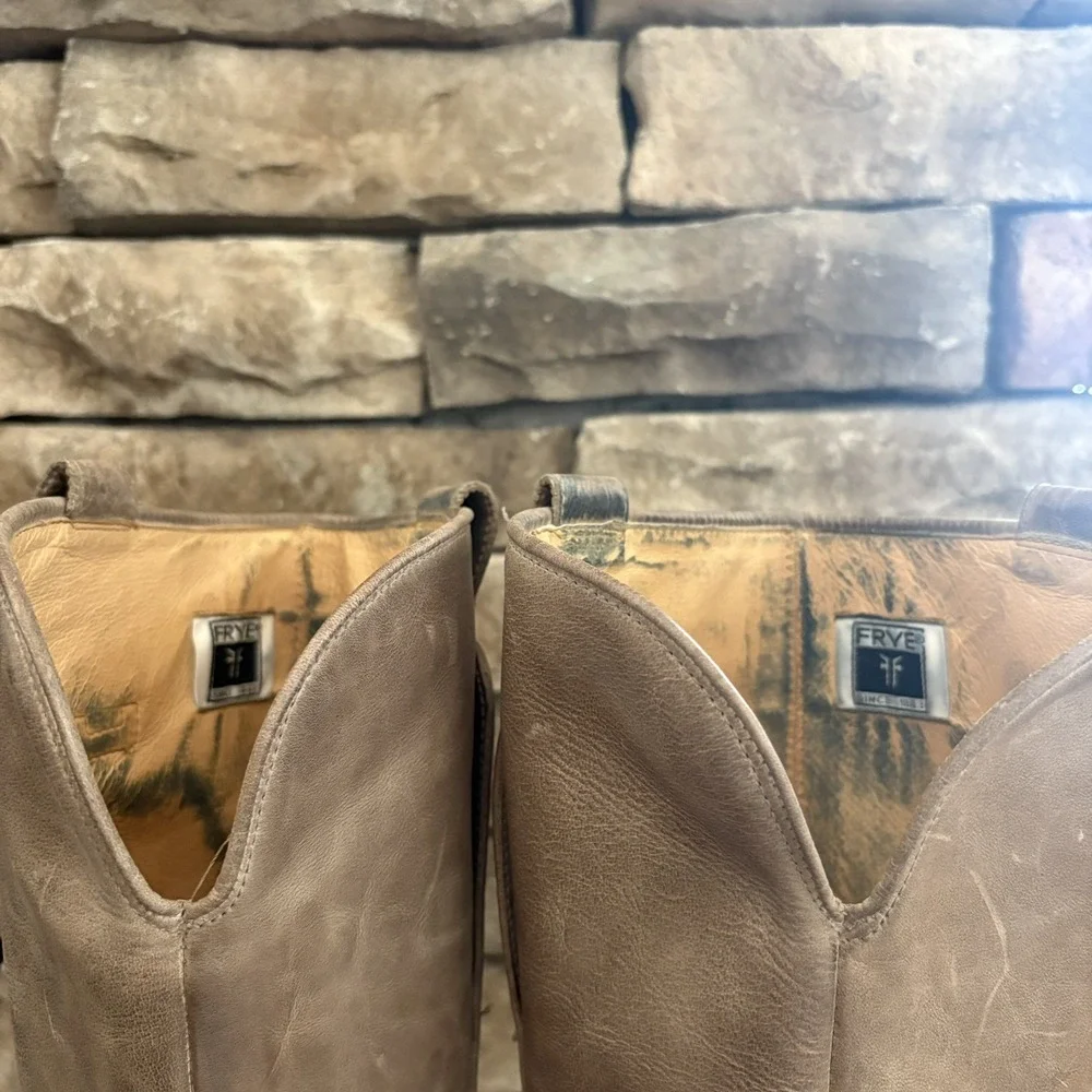 Frye Paige Size 9.5 B Tall Knee High Equestrian Riding Boots Gray Taupe Leather
